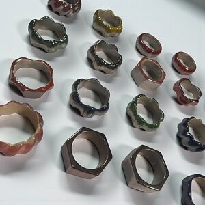 Chunky Acrylic Mystery Bangle Set – Retro Glossy Statement Bracelets